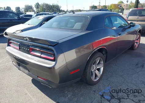 2019 Dodge Challenger Sxt z USA, uszkodzony, nr VIN 2C3CDZAG7KH733487